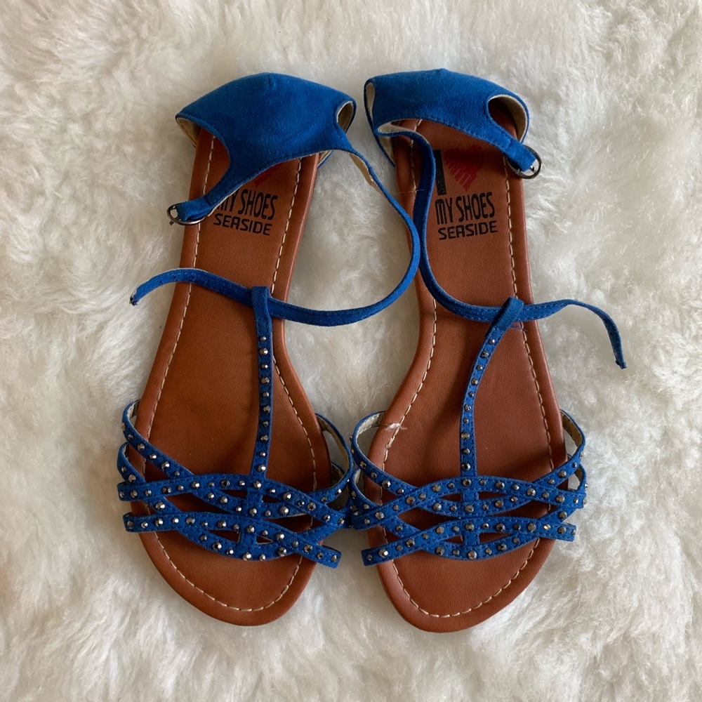 Blue sandals with Chrystal details
